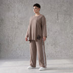 Longsleeve in Taupe aus French Terry mit Grafikprint und A-Linie im lässigen Streetstyle