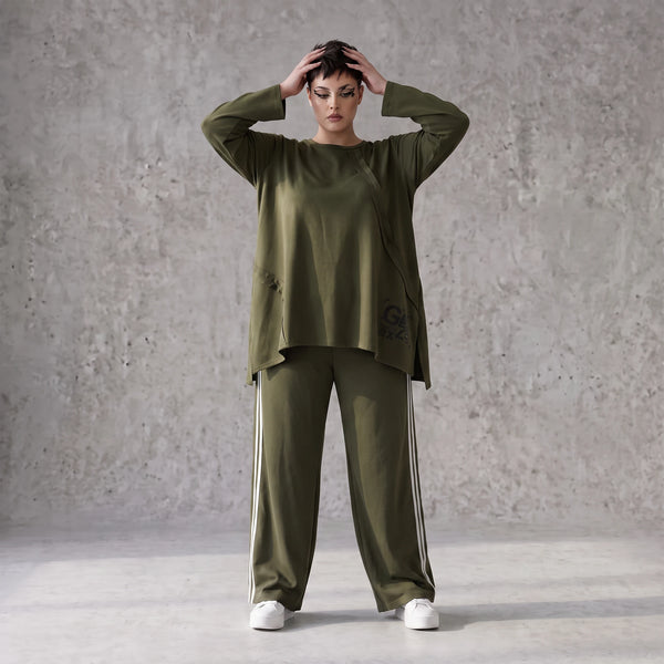 Langarmshirt in A-Linie aus French Terry mit Grafikprint und außenliegenden Ziernähten