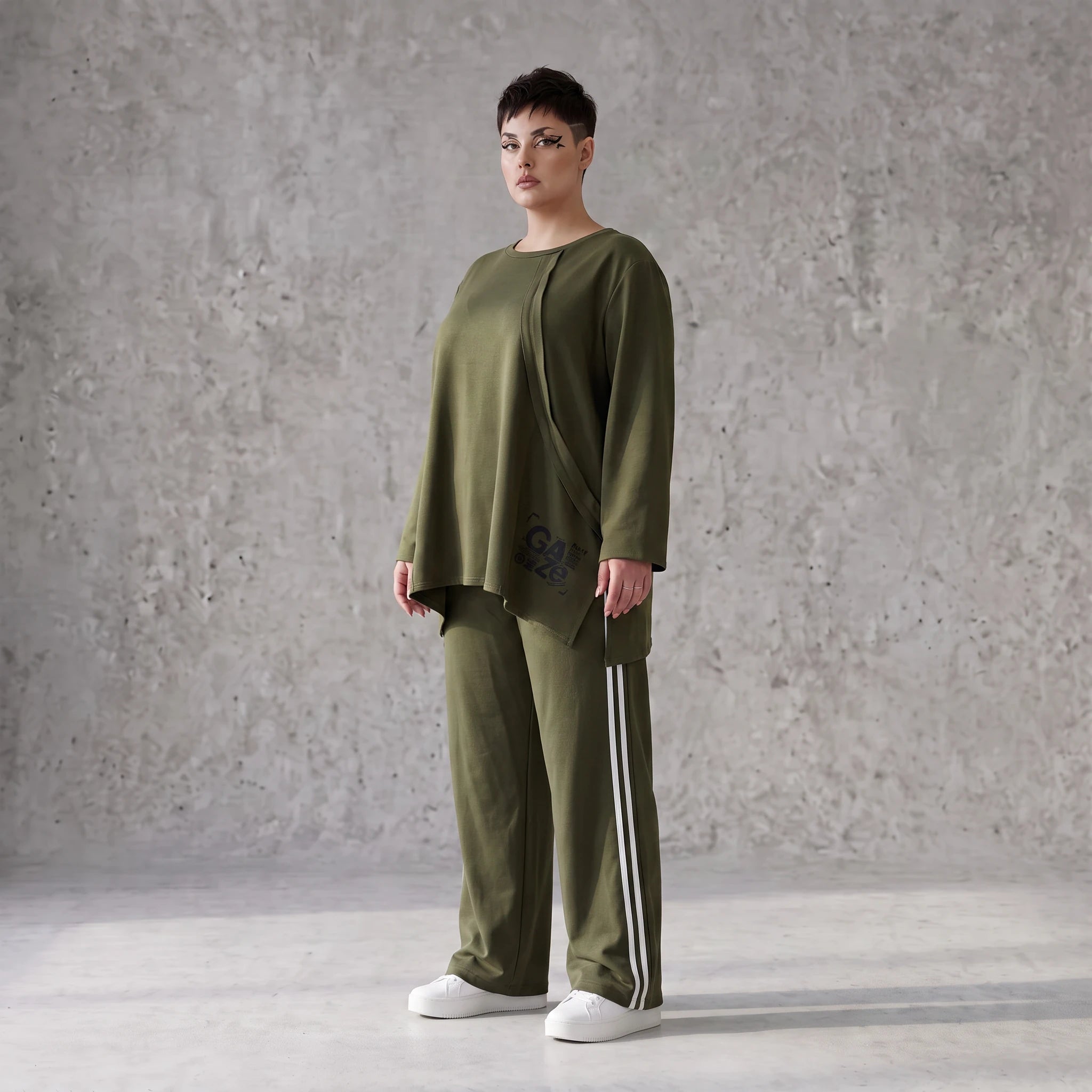 Langarmshirt in A-Linie aus French Terry mit Grafikprint und außenliegenden Ziernähten