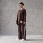Braunes Langarmshirt in lockerer A-Linie aus French Terry mit Grafikprint Außennähten