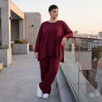 Bordeaux Langarmshirt in A-Linie aus French Terry mit Außennähten und Grafikprintdetail