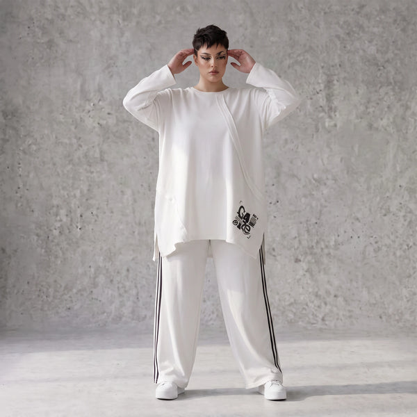 Weiches Langarmshirt in Weiß aus French Terry mit Grafikprint und lockerer A-Linie