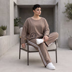 Sweatshirt aus French Terry mit Smileyprint und asymmetrischer Tasche in gerundeter Form