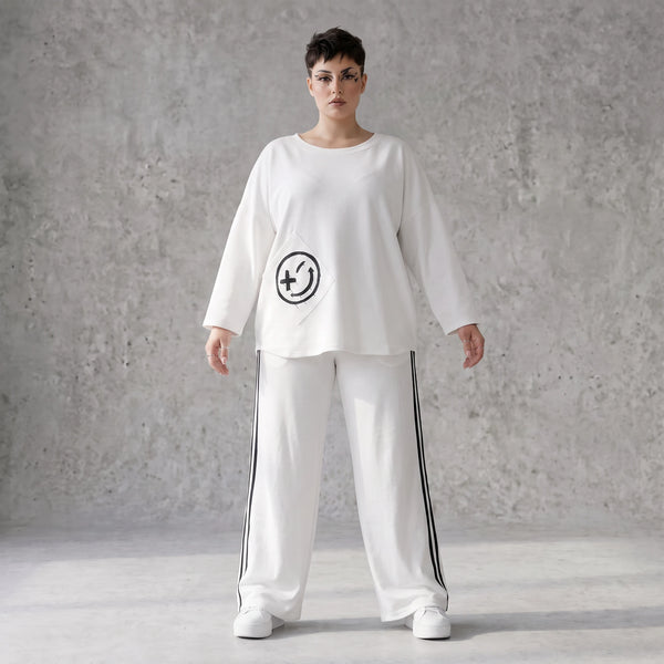 French Terry Sweatshirt mit Smileyprint an asymmetrischer Tasche Rundhals und 7/8-Arm