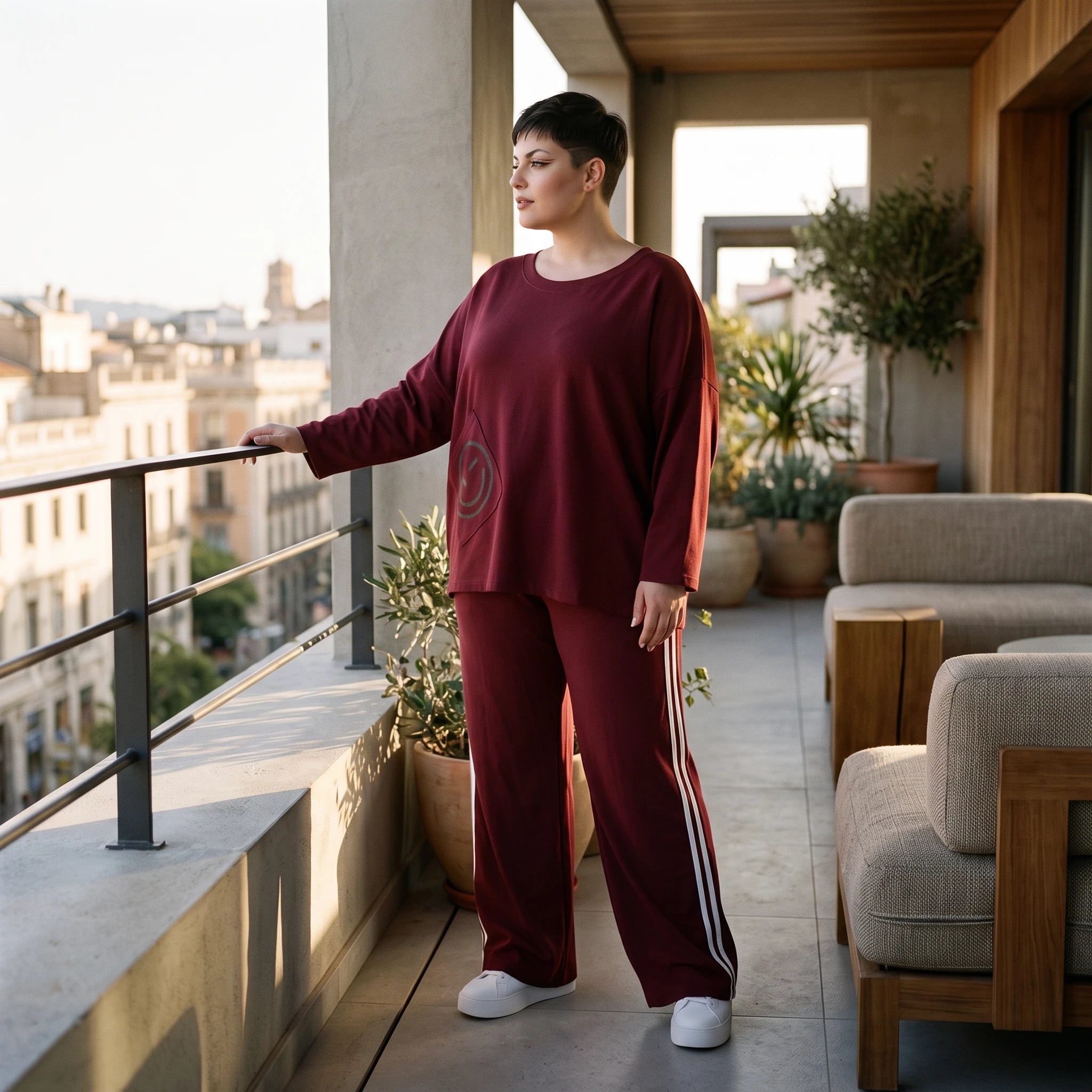Rote Ballonhose aus French Terry mit Kontraststreifen und elastischem Bund Streetwear