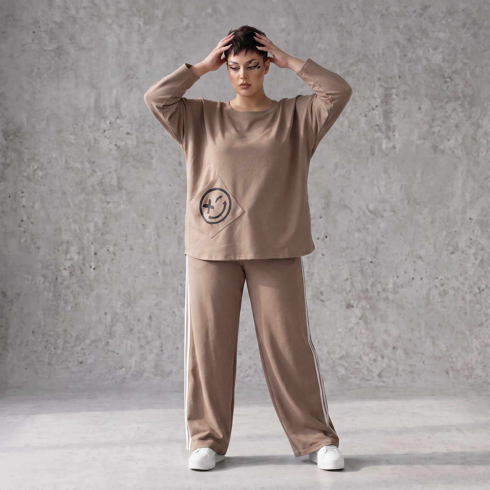 Jogger-Hose im Retro College Look aus French Terry mit weißen Kontraststreifen Ballonform