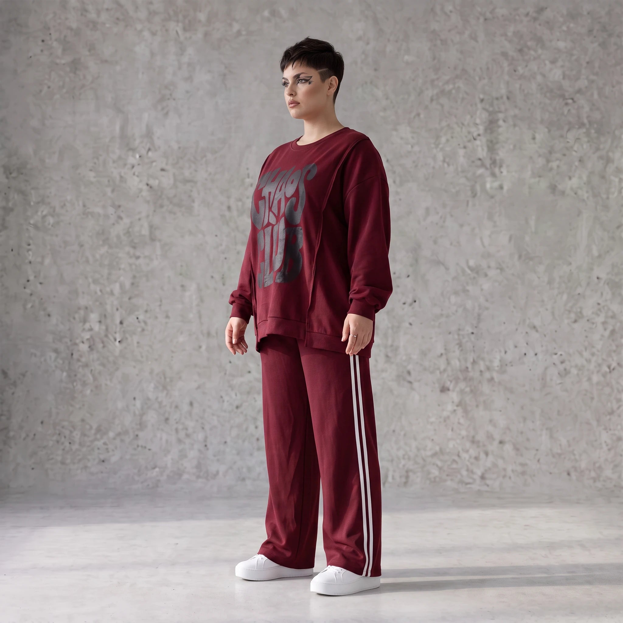 Kastiges Langarmshirt aus French Terry mit Statement Print und sichtbaren Außennähten