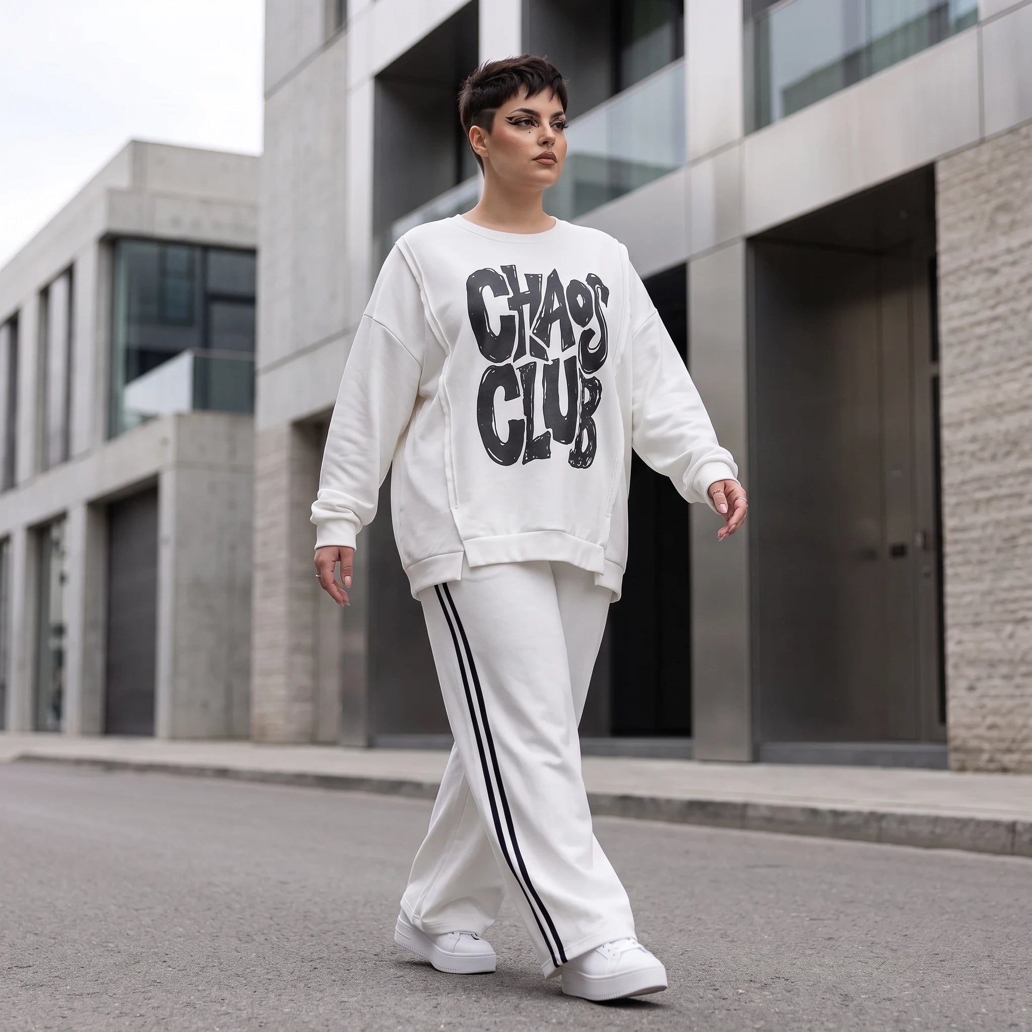 Kastiges Langarmshirt mit Statement Print und Außennähten aus French Terry Stretch urban