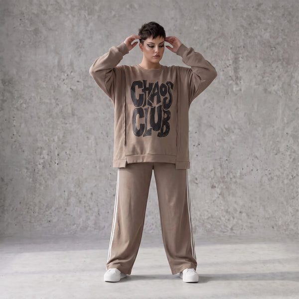 Streetwearshirt mit Chaos Club Print aus French Terry kastig mit Außennähten wärmend