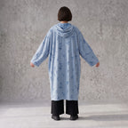 Jeansblauer Kapuzencardigan aus Baumwolljersey mit Elasthan mit lockerem geradem Schnitt