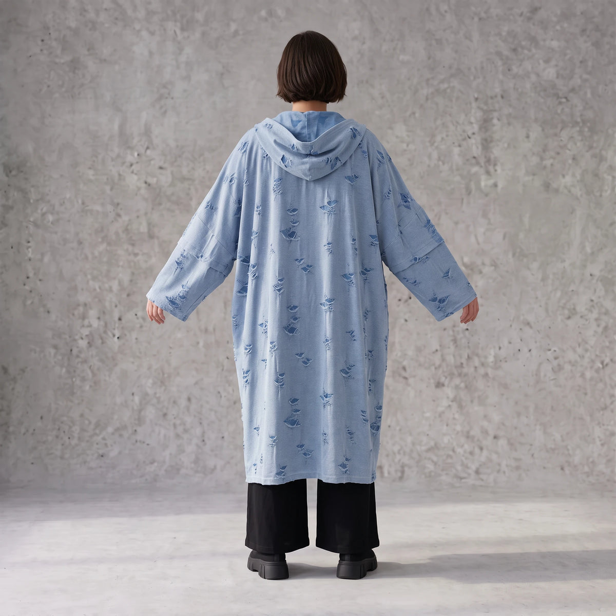 Jeansblauer Kapuzencardigan aus Baumwolljersey mit Elasthan mit lockerem geradem Schnitt