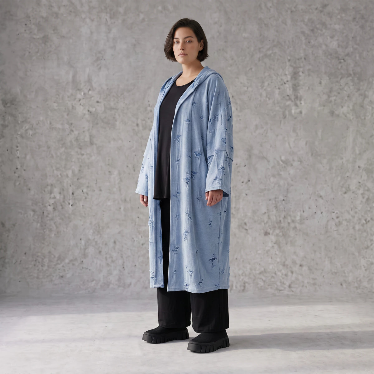 Jeansblauer Kapuzencardigan aus Baumwolljersey mit Elasthan mit lockerem geradem Schnitt