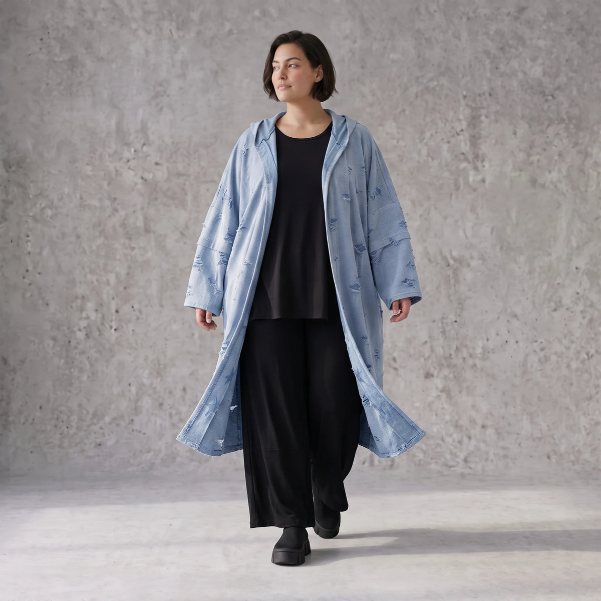 Jeansblauer Kapuzencardigan aus Baumwolljersey mit Elasthan mit lockerem geradem Schnitt