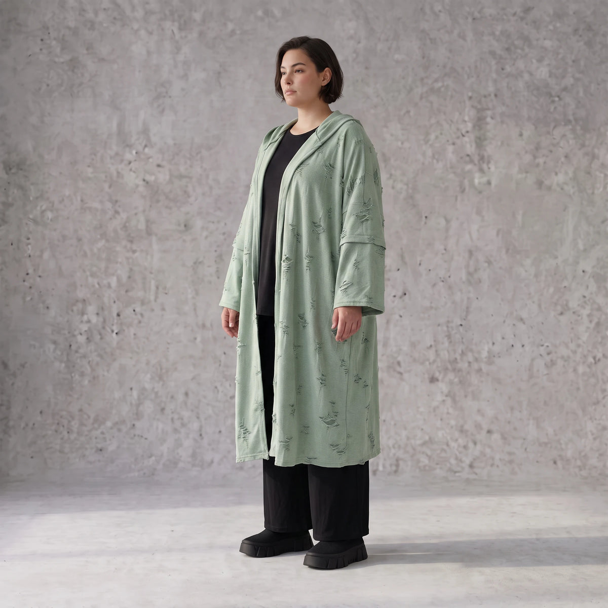 Cardigan in Pistaziengrün mit Kapuze aus weichem Jersey gerade geschnitten offen tragbar