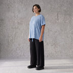 Jeansblaues Jerseyshirt in Destroyed Optik aus Baumwolle mit Elasthan im geraden Schnitt