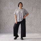 Graues Shirt im Destroyedlook aus weichem Jersey mit Rundhalsausschnitt geradem Schnitt