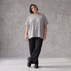 Graues Shirt im Destroyedlook aus weichem Jersey mit Rundhalsausschnitt geradem Schnitt