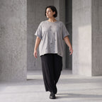 Graues Shirt im Destroyedlook aus weichem Jersey mit Rundhalsausschnitt geradem Schnitt
