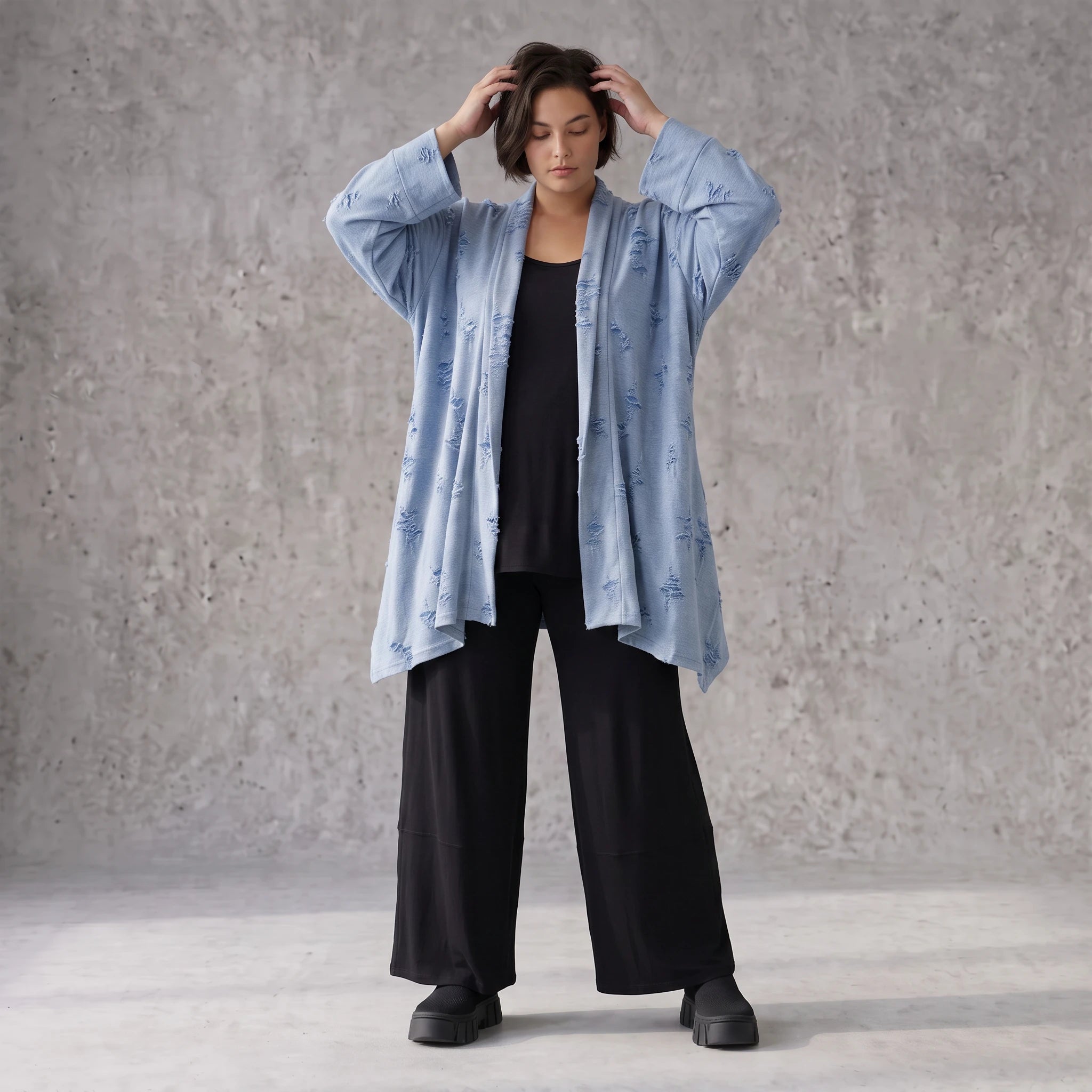 Jeansblauer Jersey Cardigan in A-Linie mit Sternenprint im Destroyed-Look offen locker