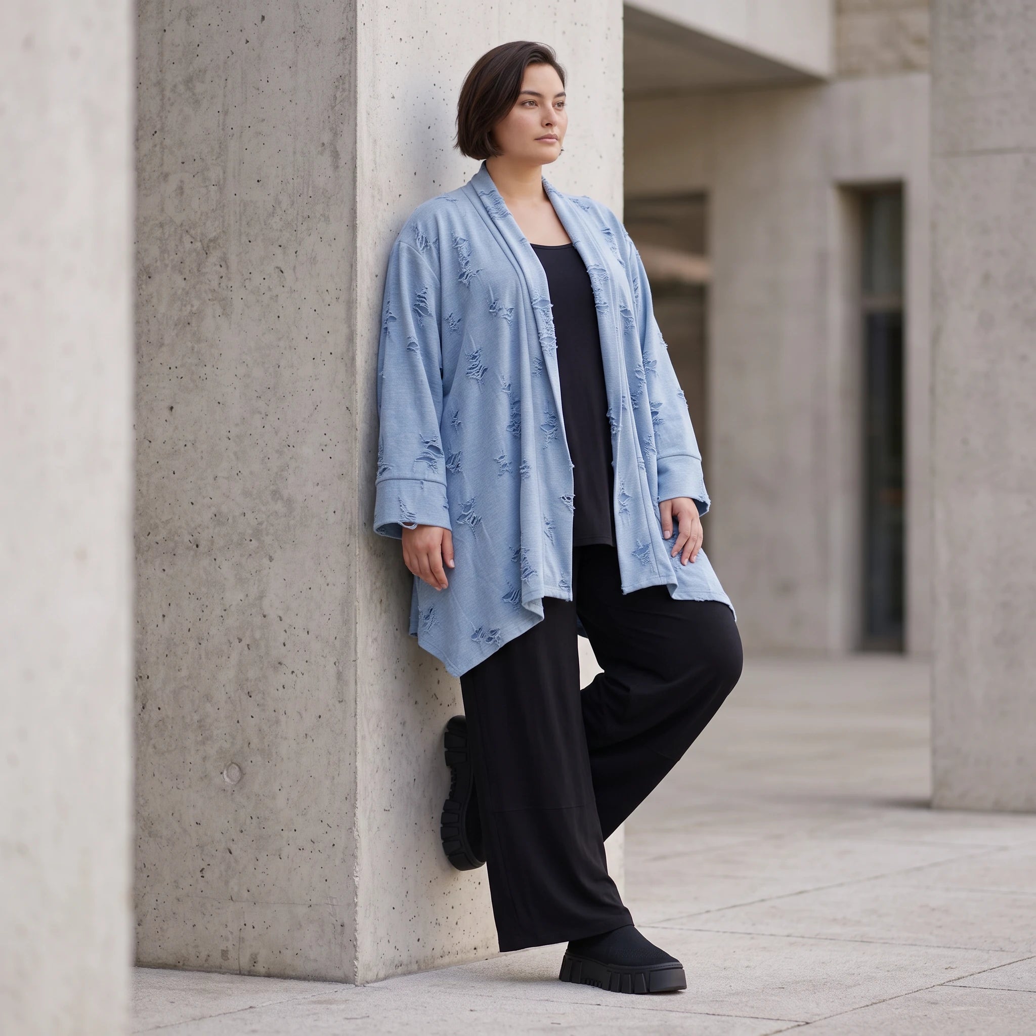 Jeansblauer Jersey Cardigan in A-Linie mit Sternenprint im Destroyed-Look offen locker
