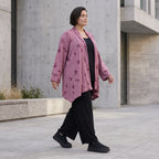 Weinroter Cardigan in A-Linie mit U-Ausschnitt Sternenmotiv im Destroyedlook Taschen