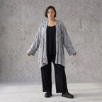 Cardigan aus staubgrauem Jersey mit Sternenmotiv in Destroyed Optik und offenem Schnitt