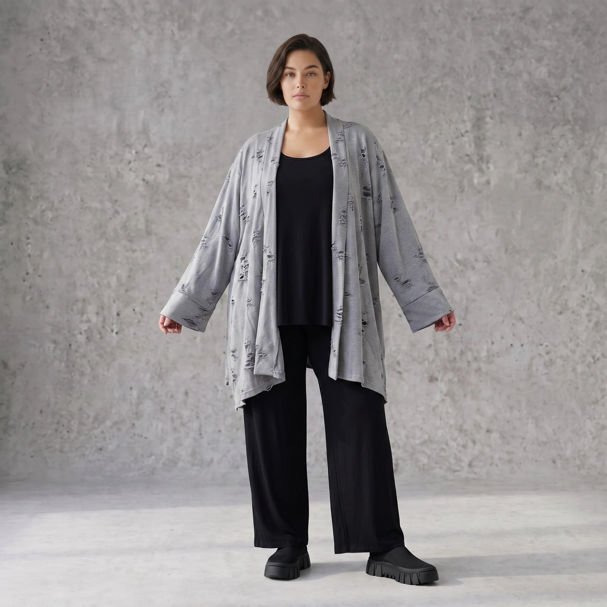 Cardigan aus staubgrauem Jersey mit Sternenmotiv in Destroyed Optik und offenem Schnitt