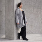 Cardigan aus staubgrauem Jersey mit Sternenmotiv in Destroyed Optik und offenem Schnitt