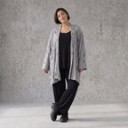 Cardigan aus staubgrauem Jersey mit Sternenmotiv in Destroyed Optik und offenem Schnitt