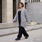 Cardigan aus staubgrauem Jersey mit Sternenmotiv in Destroyed Optik und offenem Schnitt