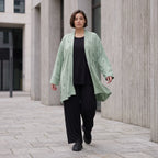 Pistaziengrüner Jerseycardigan in A-Linie mit Sternenmotiv aus Baumwolle und Elasthan