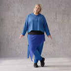 Karottenhose in Royalblau aus Travellerstoff mit Stretch Tülldetails Schnürung Taschen