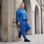 Royalblauer Hoody aus leichtem Travellergewebe mit Elasthan in kastiger lockerer Passform