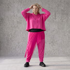 Fuchsia Hoody aus Travellersweat mit Stretch in kastiger Form und Kapuze mit Tunnelzug