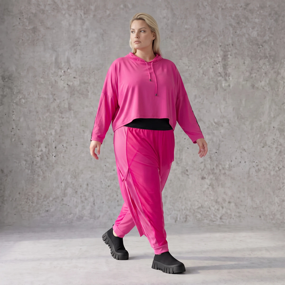 Fuchsia Hoody aus Travellersweat mit Stretch in kastiger Form und Kapuze mit Tunnelzug