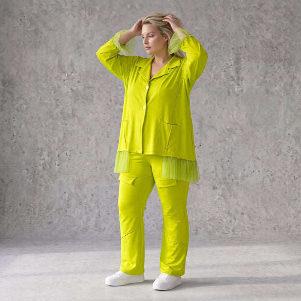 Travellerhose in Limettengrün gerade geschnitten elastisch bügelfrei mit Overlocknaht