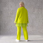 Travellerhose in Limettengrün gerade geschnitten elastisch bügelfrei mit Overlocknaht