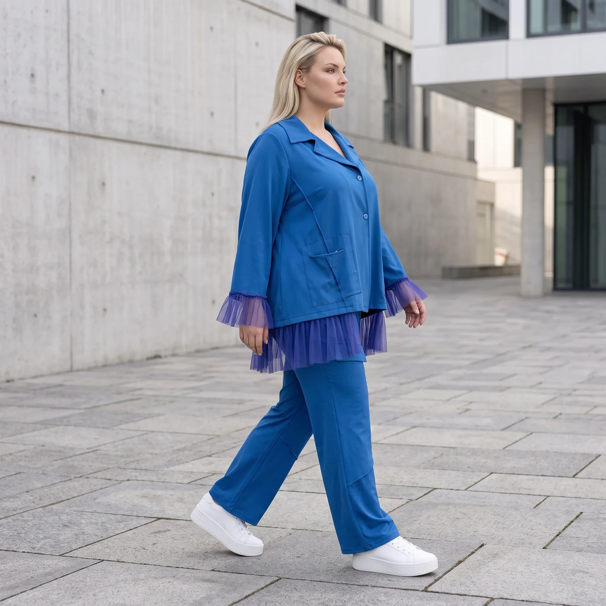 Royalblaue Schlupfhose mit geradem Bein elastisch mit Zierklappen und sichtbarer Naht