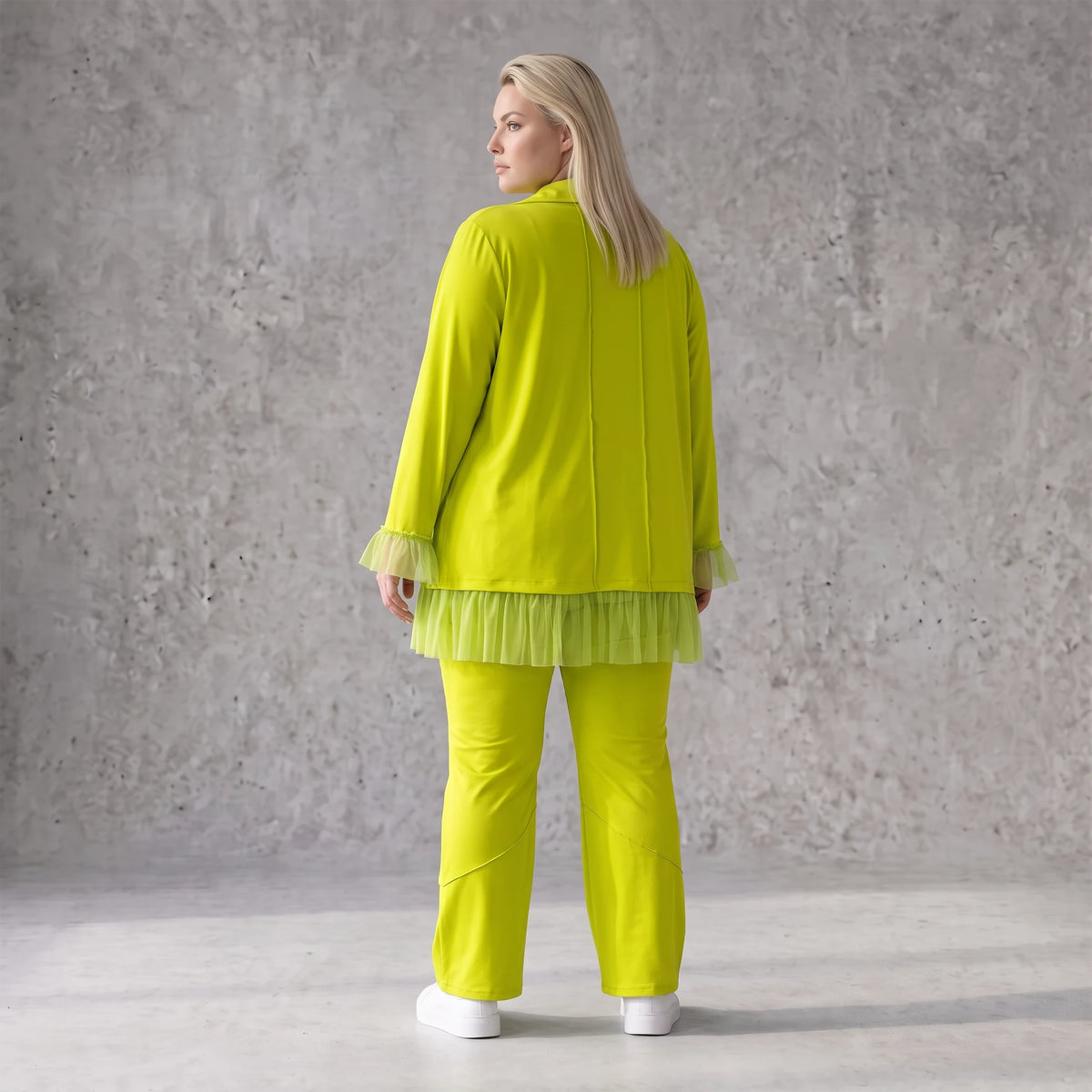 Limette Travellerbluse in A-Linie mit Hemdkragen locker fallend formstabil bequem sanft