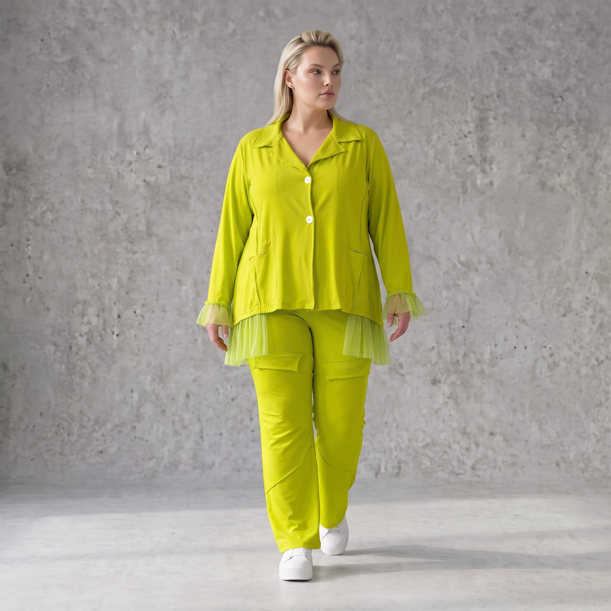 Limette Travellerbluse in A-Linie mit Hemdkragen locker fallend formstabil bequem sanft