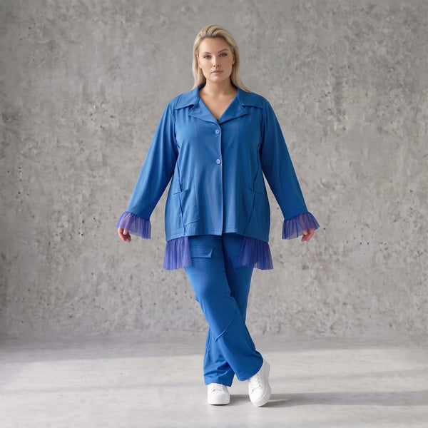 Royalblaue Travellerbluse in A-Linie mit Hemdkragen edler Tüll-Applikation und Nahttaschen