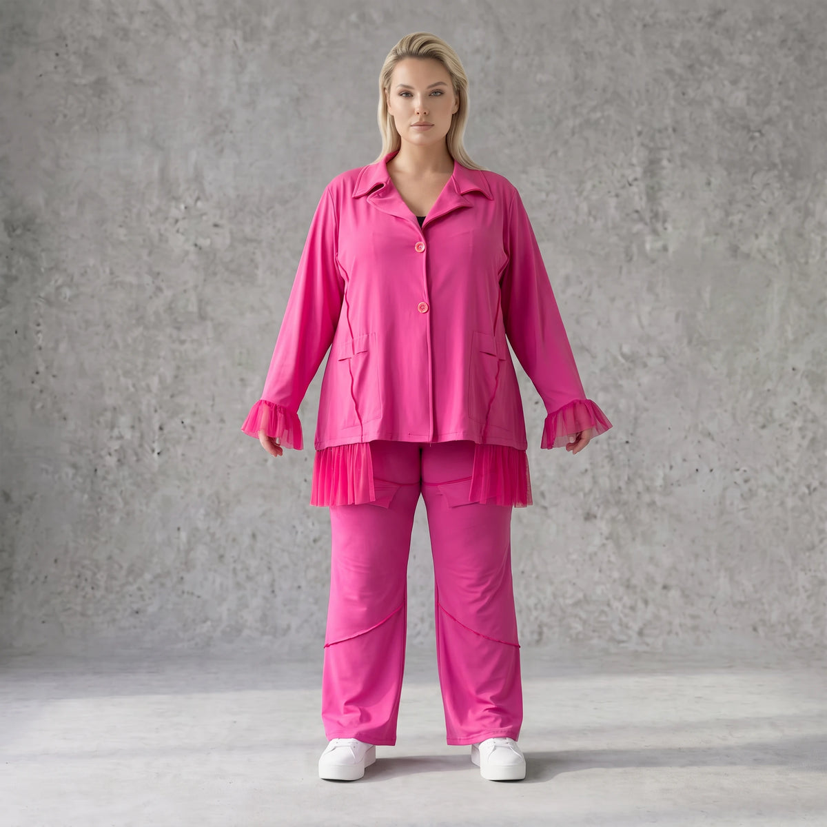 Fuchsia Travellerbluse mit Tüllbesatz und Overlocknaht leichte knitterarme Hemdbluse