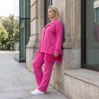 Fuchsia Travellerbluse mit Tüllbesatz und Overlocknaht leichte knitterarme Hemdbluse