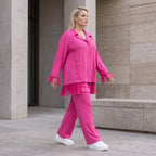 Fuchsia Travellerbluse mit Tüllbesatz und Overlocknaht leichte knitterarme Hemdbluse