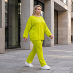 Limettengrünes Langarmshirt in Travellerqualität mit kastigem Schnitt und Tunnelzugsaum