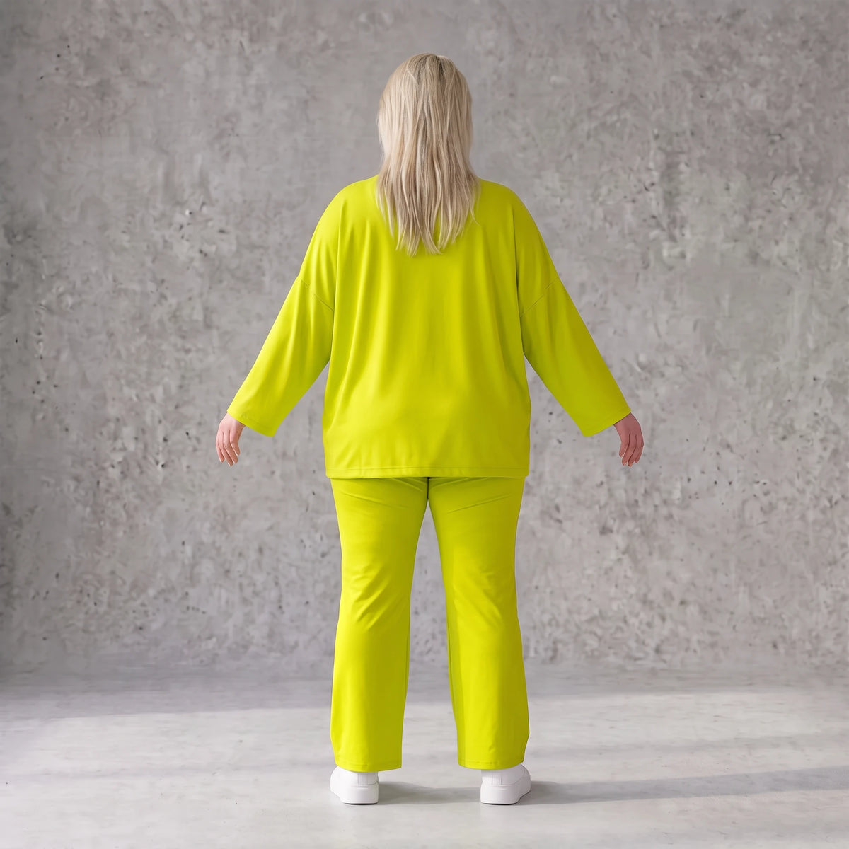 Limettengrünes Langarmshirt in Travellerqualität mit kastigem Schnitt und Tunnelzugsaum