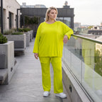 Limettengrünes Langarmshirt in Travellerqualität mit kastigem Schnitt und Tunnelzugsaum