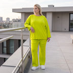 Limettengrünes Langarmshirt in Travellerqualität mit kastigem Schnitt und Tunnelzugsaum