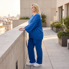 Royalblaues Langarmshirt in Travellerqualität mit Stretch kastigem Schnitt und Tunnelzug