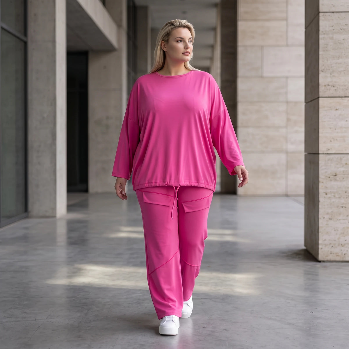 Langarmshirt in Fuchsia aus Travellerstoff mit Stretch kastig geschnitten mit Tunnelzug